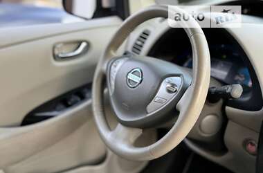 Хетчбек Nissan Leaf 2012 в 
