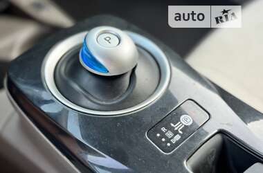 Хетчбек Nissan Leaf 2012 в 