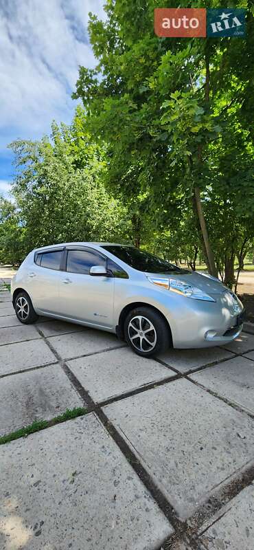 Хэтчбек Nissan Leaf 2014 в Харькове