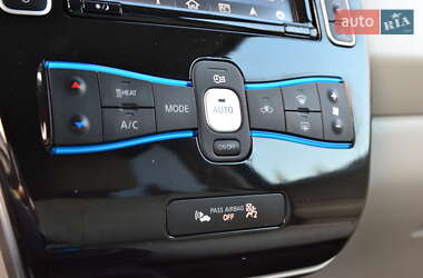 Хетчбек Nissan Leaf 2015 в Луцьку