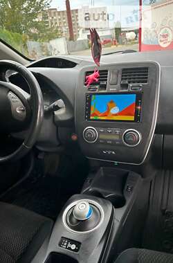 Хэтчбек Nissan Leaf 2014 в 