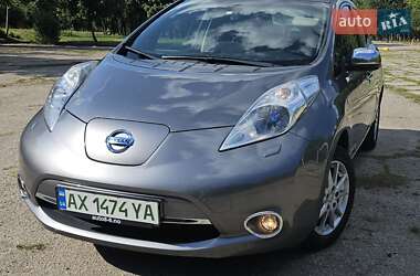 Хэтчбек Nissan Leaf 2013 в 