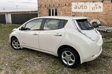 Хэтчбек Nissan Leaf 2014 в Черновцах