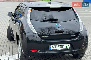 Хэтчбек Nissan Leaf 2012 в 