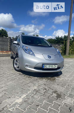 Хэтчбек Nissan Leaf 2012 в Новояворовске