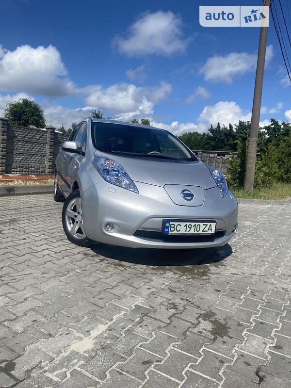 Хетчбек Nissan Leaf 2012 в Новояворівську