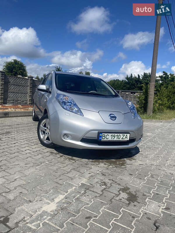 Хетчбек Nissan Leaf 2012 в Новояворівську