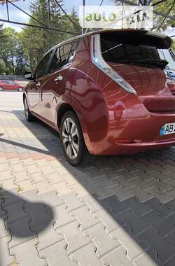 Хэтчбек Nissan Leaf 2015 в 