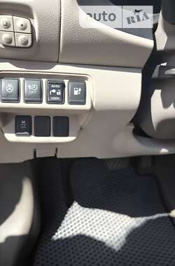 Хэтчбек Nissan Leaf 2015 в 