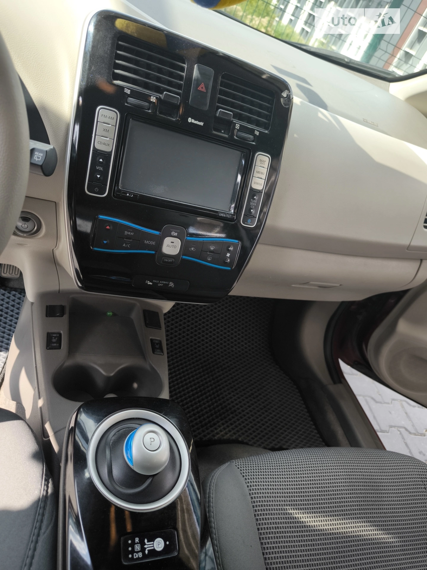 2015 Nissan Leaf - мініатюра 18
