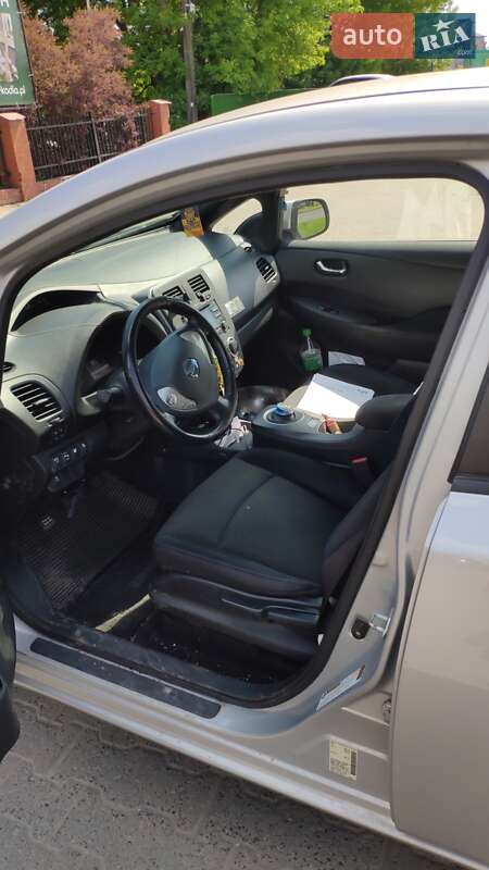 Хэтчбек Nissan Leaf 2013 в Каменец-Подольском фото 2 Хэтчбек Nissan Leaf 2013 в Каменец-Подольском