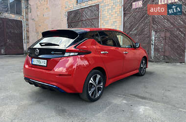 Хэтчбек Nissan Leaf 2019 в 