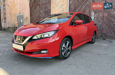 Хэтчбек Nissan Leaf 2019 в 
