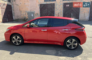Хэтчбек Nissan Leaf 2019 в 