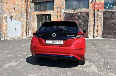 Хэтчбек Nissan Leaf 2019 в 