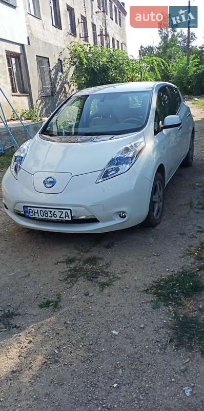 Хэтчбек Nissan Leaf 2012 в Белгороде-Днестровском