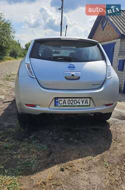 Хэтчбек Nissan Leaf 2014 в 