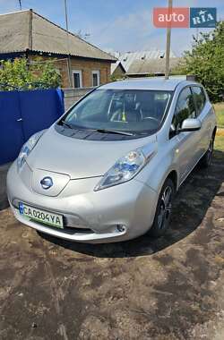 Хэтчбек Nissan Leaf 2014 в 