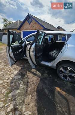 Хэтчбек Nissan Leaf 2014 в 