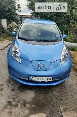 Хэтчбек Nissan Leaf 2013 в Немишаево