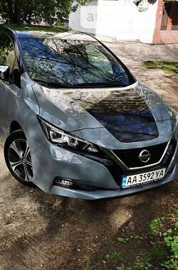 Хэтчбек Nissan Leaf 2021 в Киеве