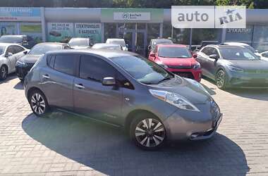 Хетчбек Nissan Leaf 2016 в Дніпрі