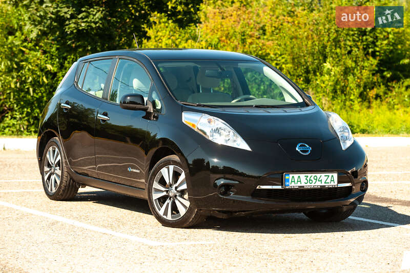 Хэтчбек Nissan Leaf 2015 в Черновцах