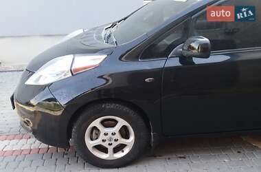 Хэтчбек Nissan Leaf 2012 в 