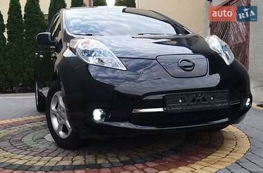 Хэтчбек Nissan Leaf 2012 в 