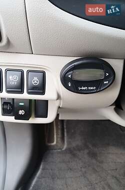 Хэтчбек Nissan Leaf 2012 в 