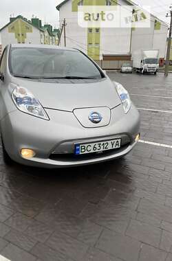 Хэтчбек Nissan Leaf 2014 в Львове