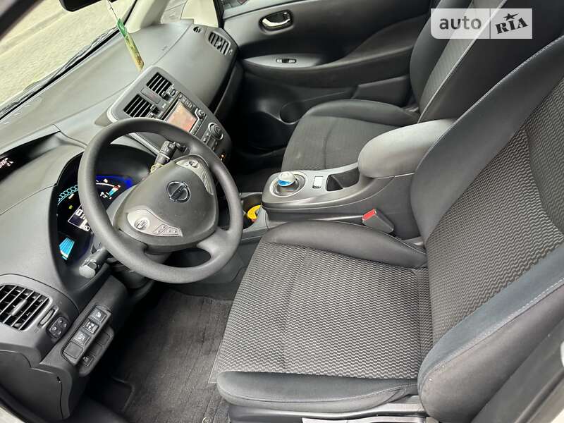 Хэтчбек Nissan Leaf 2016 в Одессе