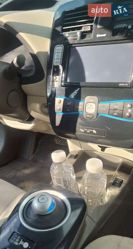 Хэтчбек Nissan Leaf 2012 в Львове