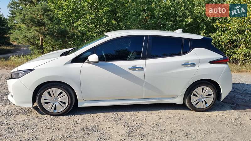 Хетчбек Nissan Leaf 2022 в Дніпрі
