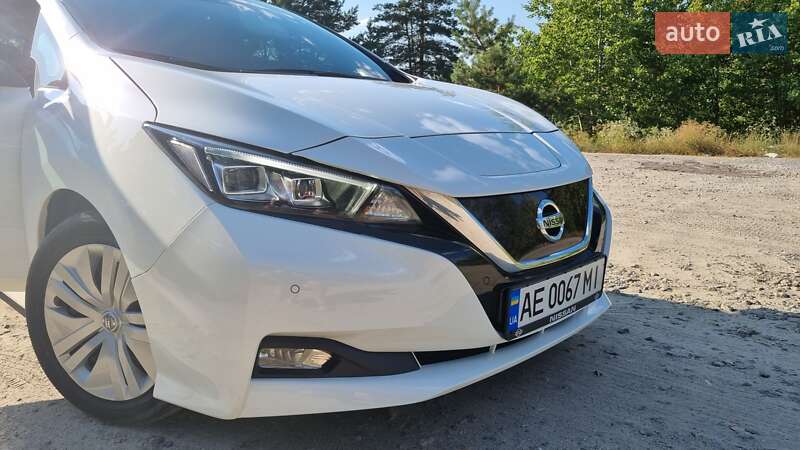 Хетчбек Nissan Leaf 2022 в Дніпрі