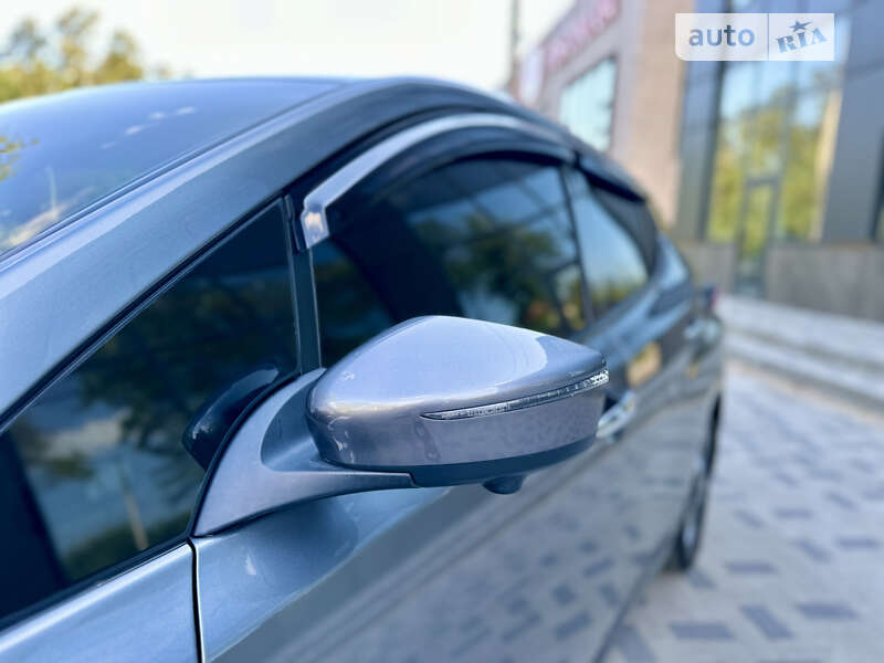 Хетчбек Nissan Leaf 2019 в Одесі