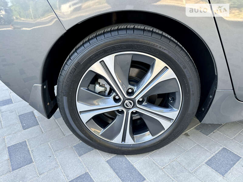 Хетчбек Nissan Leaf 2019 в Одесі