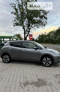 Хетчбек Nissan Leaf 2014 в Чернівцях