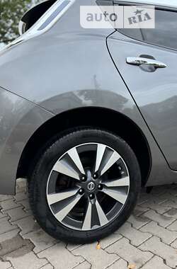 Хетчбек Nissan Leaf 2014 в Чернівцях