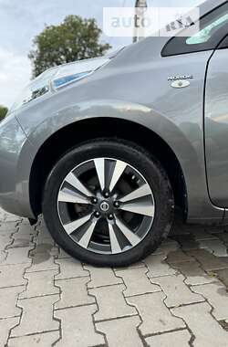 Хетчбек Nissan Leaf 2014 в Чернівцях