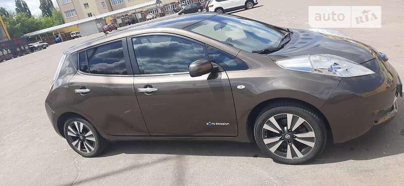 Хетчбек Nissan Leaf 2016 в Житомирі