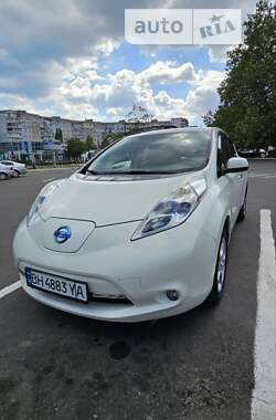 Хэтчбек Nissan Leaf 2012 в Черноморске