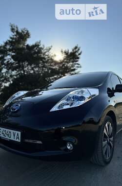 Хэтчбек Nissan Leaf 2015 в Днепре