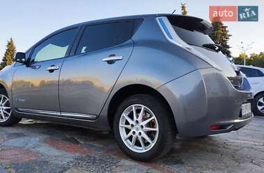 Хэтчбек Nissan Leaf 2015 в 