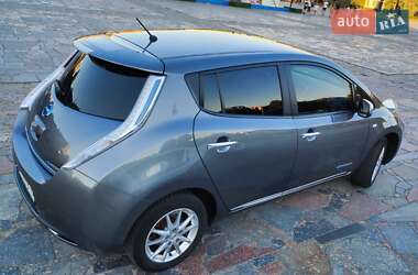 Хэтчбек Nissan Leaf 2015 в 