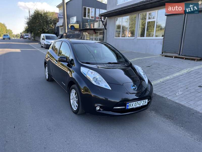 Хэтчбек Nissan Leaf 2016 в Хмельницком