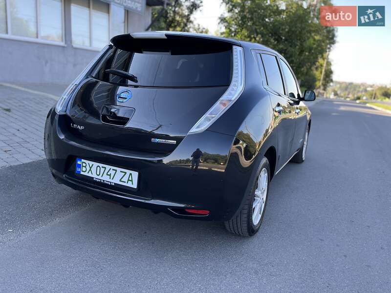 Хэтчбек Nissan Leaf 2016 в Хмельницком