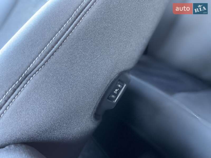 Хэтчбек Nissan Leaf 2016 в Хмельницком