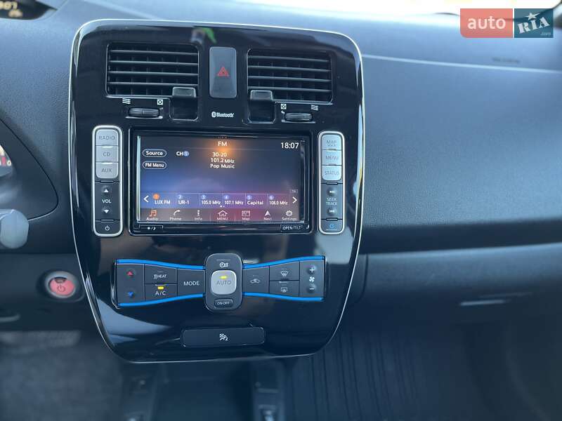 Хэтчбек Nissan Leaf 2016 в Хмельницком