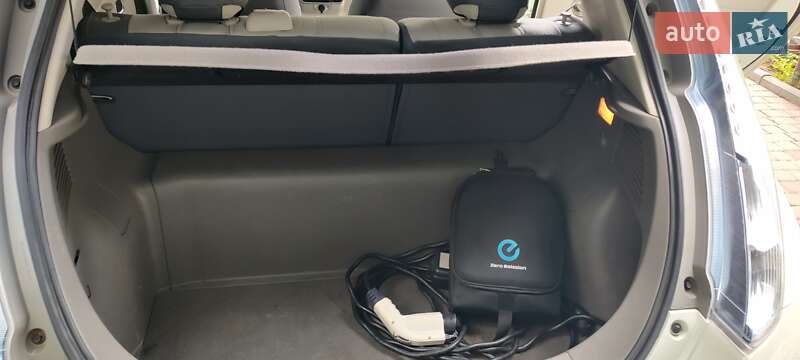 Хэтчбек Nissan Leaf 2012 в Черкассах